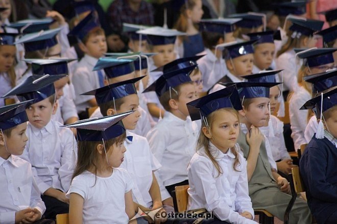 Pasowanie na ucznia w Szkole Podstawowej nr 2 w Ostrołęce [21.10.2014] - zdjęcie #55 - eOstroleka.pl