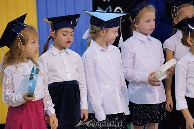 Pasowanie na ucznia w Szkole Podstawowej nr 2 w Ostrołęce [21.10.2014] - zdjęcie #6 - eOstroleka.pl