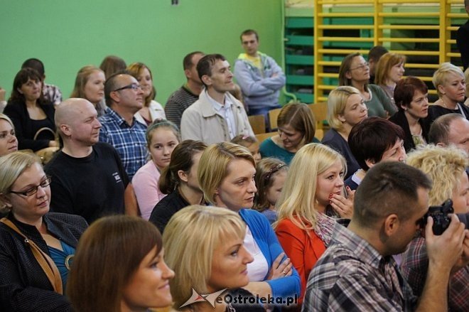 Pasowanie na ucznia w Szkole Podstawowej nr 2 w Ostrołęce [21.10.2014] - zdjęcie #13 - eOstroleka.pl