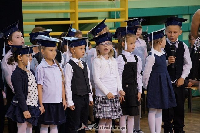 Pasowanie na ucznia w Szkole Podstawowej nr 2 w Ostrołęce [21.10.2014] - zdjęcie #25 - eOstroleka.pl
