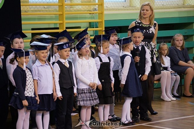 Pasowanie na ucznia w Szkole Podstawowej nr 2 w Ostrołęce [21.10.2014] - zdjęcie #42 - eOstroleka.pl
