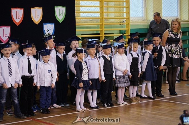 Pasowanie na ucznia w Szkole Podstawowej nr 2 w Ostrołęce [21.10.2014] - zdjęcie #44 - eOstroleka.pl