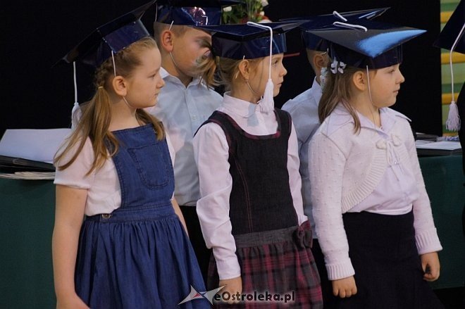 Pasowanie na ucznia w Szkole Podstawowej nr 2 w Ostrołęce [21.10.2014] - zdjęcie #50 - eOstroleka.pl