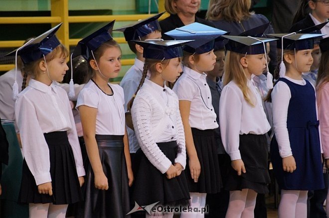 Pasowanie na ucznia w Szkole Podstawowej nr 2 w Ostrołęce [21.10.2014] - zdjęcie #52 - eOstroleka.pl