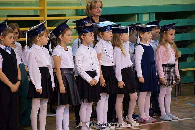 Pasowanie na ucznia w Szkole Podstawowej nr 2 w Ostrołęce [21.10.2014] - zdjęcie #56 - eOstroleka.pl