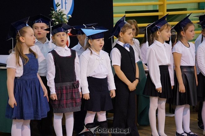 Pasowanie na ucznia w Szkole Podstawowej nr 2 w Ostrołęce [21.10.2014] - zdjęcie #58 - eOstroleka.pl