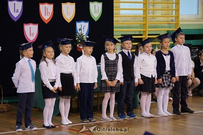Pasowanie na ucznia w Szkole Podstawowej nr 2 w Ostrołęce [21.10.2014] - zdjęcie #60 - eOstroleka.pl