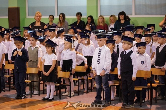 Pasowanie na ucznia w Szkole Podstawowej nr 2 w Ostrołęce [21.10.2014] - zdjęcie #64 - eOstroleka.pl