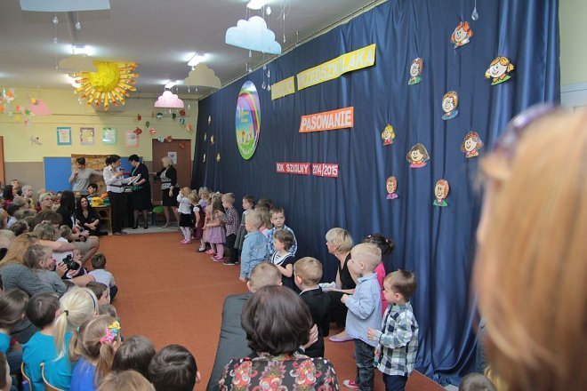 Pasowanie na przedszkolaka w miejskiej siódemc [ZDJĘCIA] - zdjęcie #6 - eOstroleka.pl