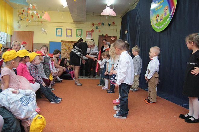 Pasowanie na przedszkolaka w miejskiej siódemc [ZDJĘCIA] - zdjęcie #9 - eOstroleka.pl