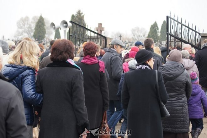 Procesja na cmentarzu parafialnym [01.11.2014] - zdjęcie #23 - eOstroleka.pl