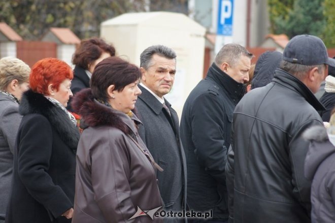 Procesja na cmentarzu parafialnym [01.11.2014] - zdjęcie #42 - eOstroleka.pl