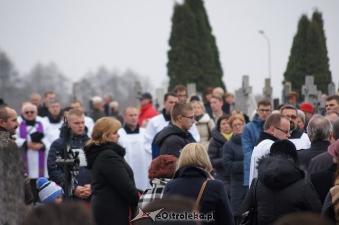 Procesja na cmentarzu parafialnym [01.11.2014] - zdjęcie #46 - eOstroleka.pl