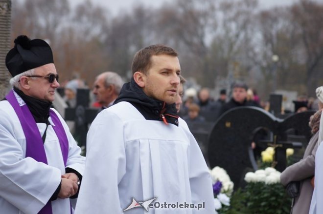 Procesja na cmentarzu parafialnym [01.11.2014] - zdjęcie #28 - eOstroleka.pl