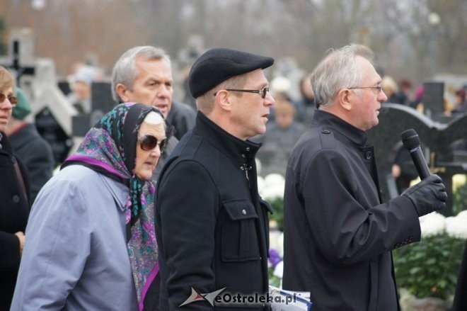 Procesja na cmentarzu parafialnym [01.11.2014] - zdjęcie #34 - eOstroleka.pl