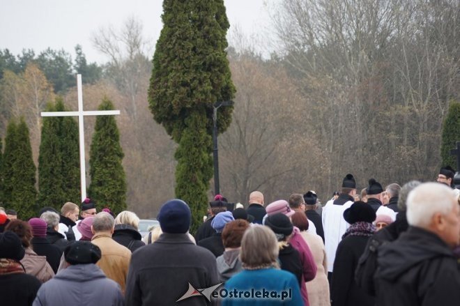 Procesja na cmentarzu parafialnym [01.11.2014] - zdjęcie #37 - eOstroleka.pl