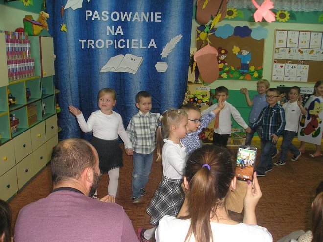 Pasowanie na Przedszkolaka Tropiciela [03.11.2014] - zdjęcie #3 - eOstroleka.pl