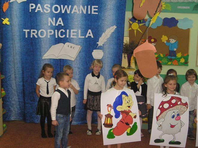 Pasowanie na Przedszkolaka Tropiciela [03.11.2014] - zdjęcie #9 - eOstroleka.pl
