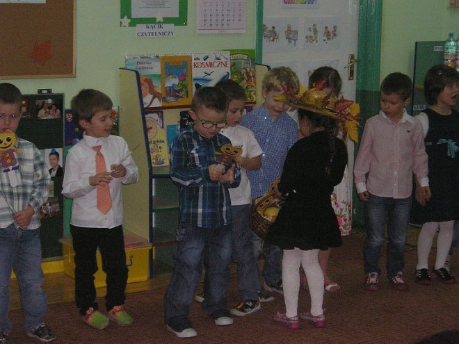 Pasowanie na Przedszkolaka Tropiciela [03.11.2014] - zdjęcie #29 - eOstroleka.pl