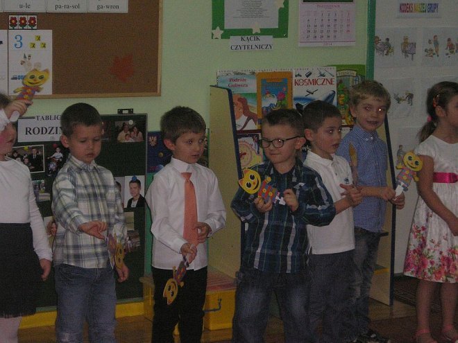 Pasowanie na Przedszkolaka Tropiciela [03.11.2014] - zdjęcie #34 - eOstroleka.pl