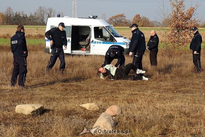 Przytuły Stare: Obława na uciekiniera z zakładu i ewakuacja części osadzonych [04.11.2014] - zdjęcie #21 - eOstroleka.pl