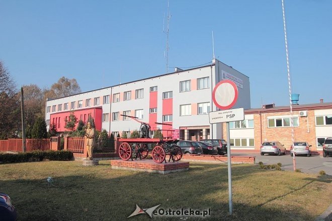 Ostrołęka: Budynek ostrołęckich strażaków zyskał nowy wygląd [05.11.2014] - zdjęcie #1 - eOstroleka.pl