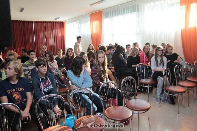 Ostrołęccy gimnazjaliści uczą się hiszpańskiego z Aldesą [05.11.2014] - zdjęcie #1 - eOstroleka.pl