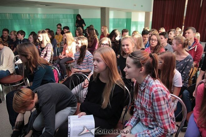 Ostrołęccy gimnazjaliści uczą się hiszpańskiego z Aldesą [05.11.2014] - zdjęcie #2 - eOstroleka.pl
