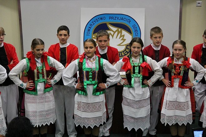 10 lat Środowiskowych Ognisk Wychowawczych TPD w Ostrołęce i Olszewie-Borkach [6.11.2014] - zdjęcie #15 - eOstroleka.pl