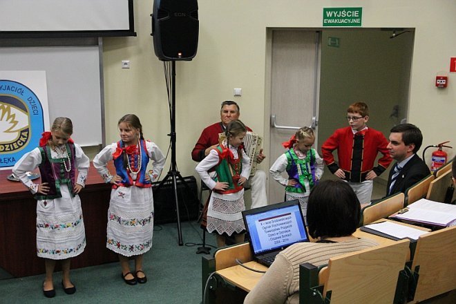 10 lat Środowiskowych Ognisk Wychowawczych TPD w Ostrołęce i Olszewie-Borkach [6.11.2014] - zdjęcie #13 - eOstroleka.pl