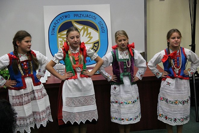 10 lat Środowiskowych Ognisk Wychowawczych TPD w Ostrołęce i Olszewie-Borkach [6.11.2014] - zdjęcie #12 - eOstroleka.pl
