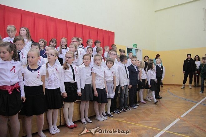 Pasowanie na pierwszaka w SP nr 6 [06.11.2014] - zdjęcie #40 - eOstroleka.pl