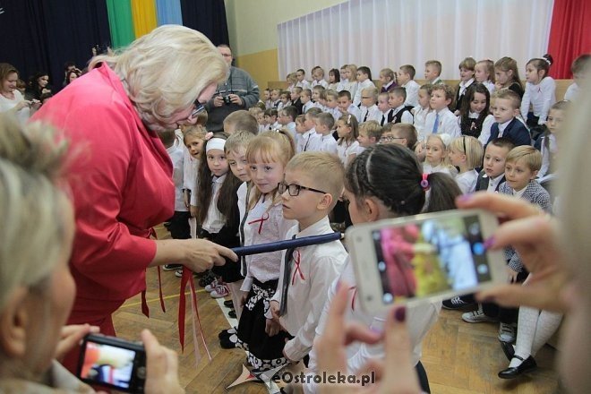 Pasowanie na pierwszaka w SP nr 6 [06.11.2014] - zdjęcie #27 - eOstroleka.pl