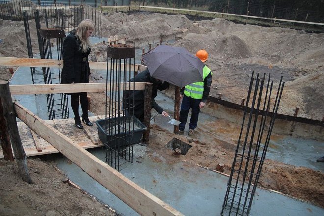 Ostrołęka: Uroczyste wmurowanie aktu erekcyjnego pod budowę pierwszego w Polsce kina 3D 360 [07.11.2014] - zdjęcie #21 - eOstroleka.pl