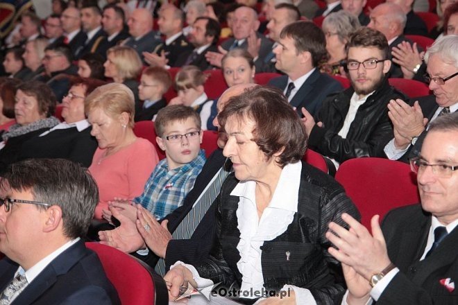 Uroczysta sesja Rady Miasta z okazji Narodowego Święta Niepodlgości [11.11.2014] - zdjęcie #14 - eOstroleka.pl