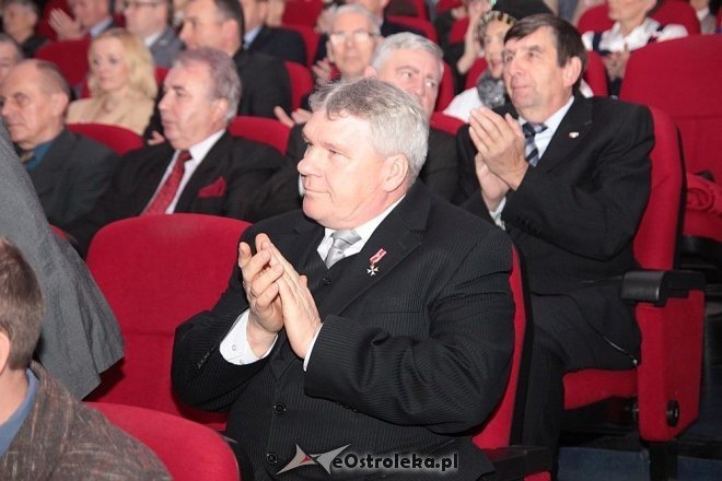 Uroczysta sesja Rady Miasta z okazji Narodowego Święta Niepodlgości [11.11.2014] - zdjęcie #15 - eOstroleka.pl
