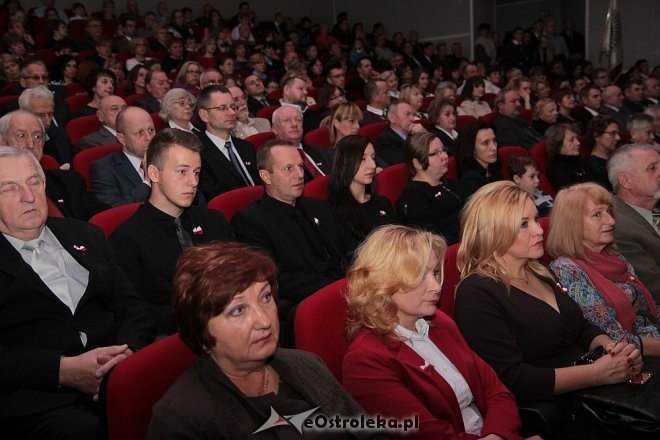 Uroczysta sesja Rady Miasta z okazji Narodowego Święta Niepodlgości [11.11.2014] - zdjęcie #26 - eOstroleka.pl