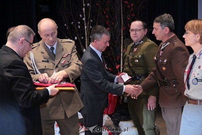 Uroczysta sesja Rady Miasta z okazji Narodowego Święta Niepodlgości [11.11.2014] - zdjęcie #27 - eOstroleka.pl
