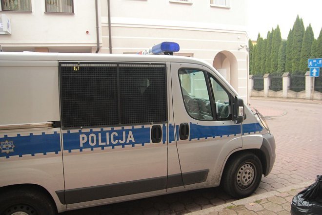 Kolejny alarm bombowy w ostrołęckiej „skarbówce”, prokuraturze i Urzędzie Celnym [13.11.2014] - zdjęcie #6 - eOstroleka.pl