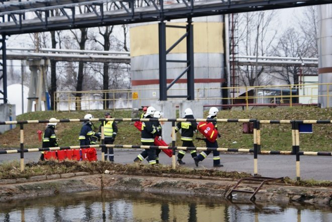 Ćwiczenia ratowniczo - gaśnicze w Stora Enso [18.11.2014] - zdjęcie #9 - eOstroleka.pl