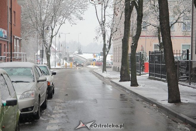 Uwaga kierowcy! Pierwszy w tym roku atak zimy trwa. Śnieg będzie padał przez cały dzień [20.11.2014] - zdjęcie #3 - eOstroleka.pl