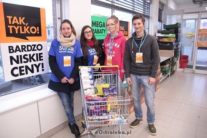 Ostrołęka: Ruszyła świąteczna zbiórka żywności [28.11.2014] - zdjęcie #2 - eOstroleka.pl