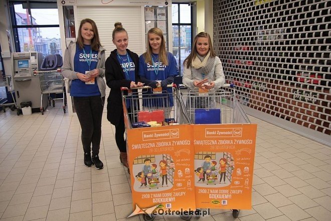 Ostrołęka: Ruszyła świąteczna zbiórka żywności [28.11.2014] - zdjęcie #13 - eOstroleka.pl