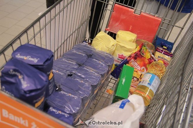 Ostrołęka: Ruszyła świąteczna zbiórka żywności [28.11.2014] - zdjęcie #9 - eOstroleka.pl