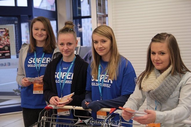 Ostrołęka: Ruszyła świąteczna zbiórka żywności [28.11.2014] - zdjęcie #8 - eOstroleka.pl