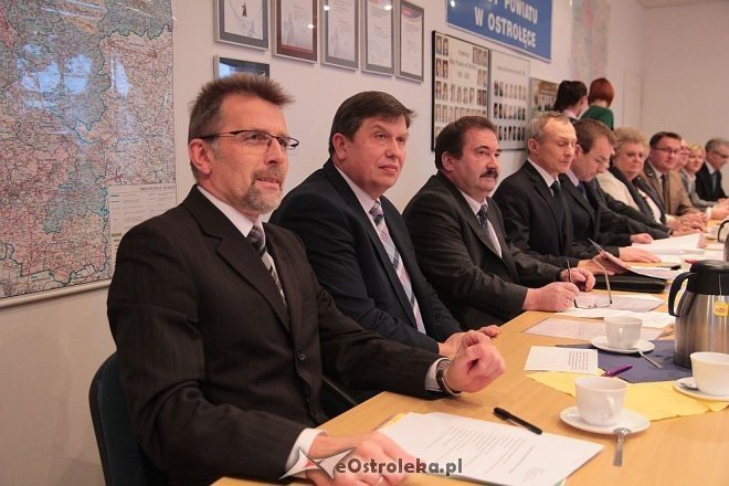 I sesja rady powiatu ostrołęckiego [28.11.2014] - zdjęcie #10 - eOstroleka.pl