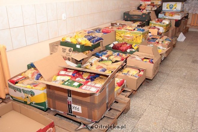Świąteczna Zbiórka Żywności: Niemal 4,5 tony pierwszego dnia [28.11.2014] - zdjęcie #4 - eOstroleka.pl