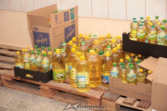 Świąteczna Zbiórka Żywności: Niemal 4,5 tony pierwszego dnia [28.11.2014] - zdjęcie #10 - eOstroleka.pl