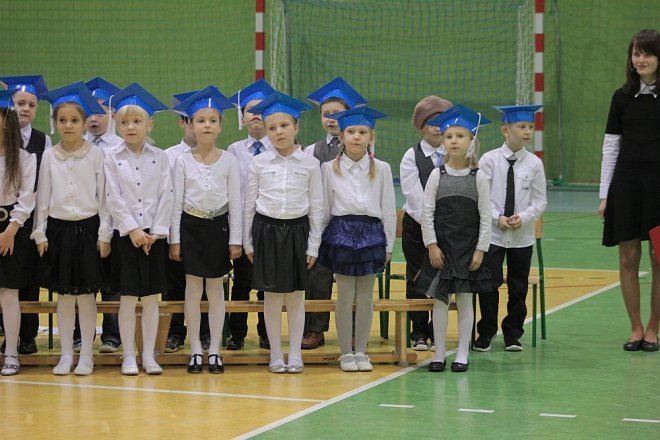Pasowanie na pierwszaka w Szkole Podstawowej w Rzekuniu [28.11.2014] - zdjęcie #39 - eOstroleka.pl