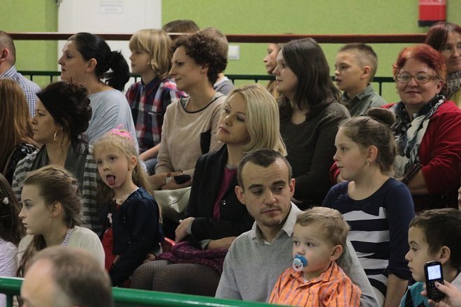 Pasowanie na pierwszaka w Szkole Podstawowej w Rzekuniu [28.11.2014] - zdjęcie #52 - eOstroleka.pl